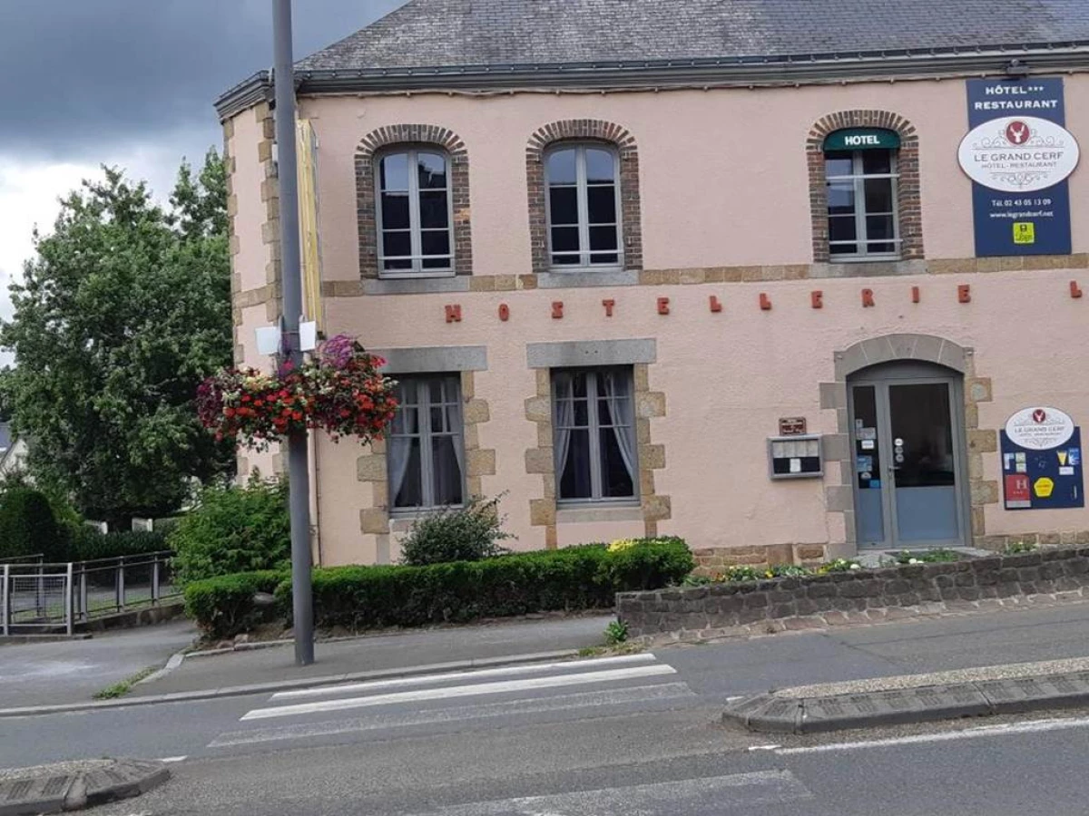 Logis Hôtel Le Grand Cerf - Bonjour Fun