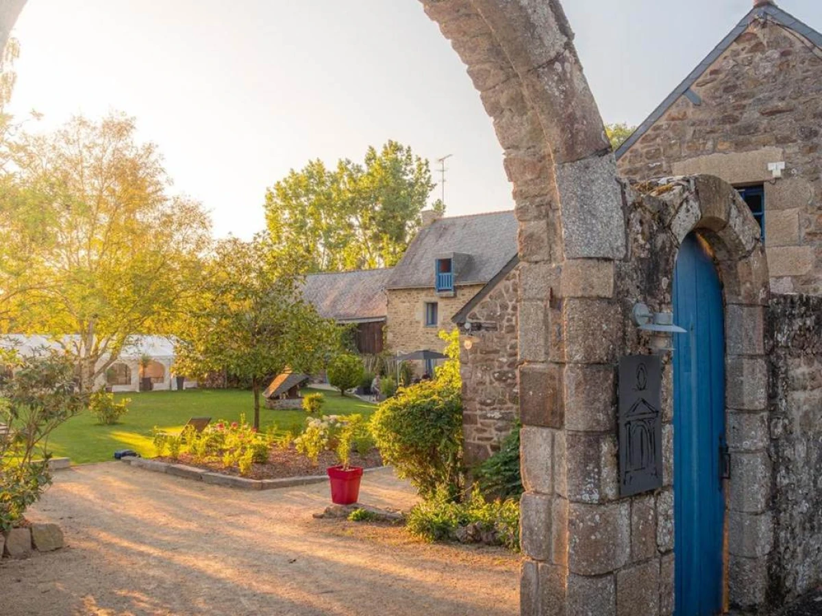 Logis Hôtel Le Manoir Des Portes - Bonjour Fun