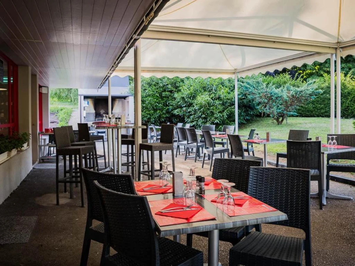 Logis Hotel Lons-le-Saunier - Restaurant Le Grill - Bonjour Fun