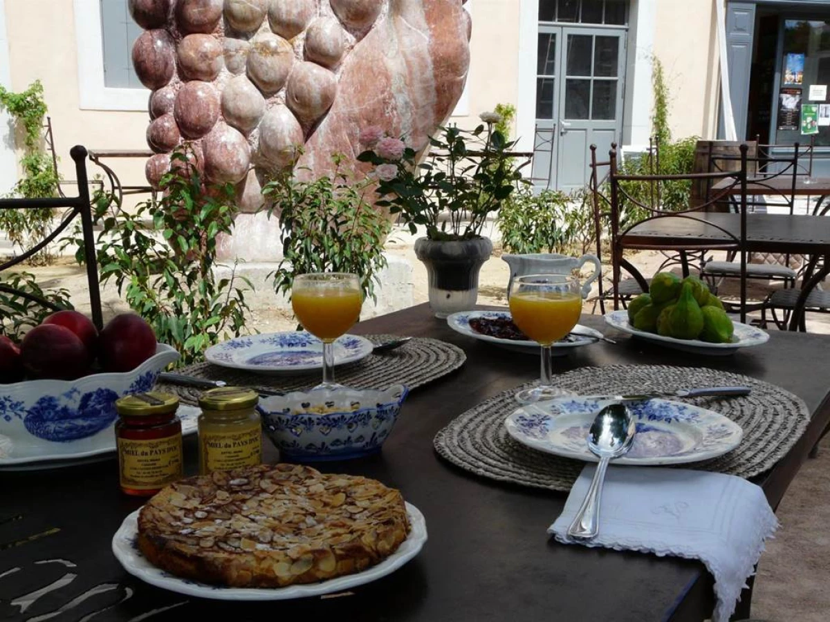 Logis Hotel - Restaurant La Marbrerie - Bonjour Fun