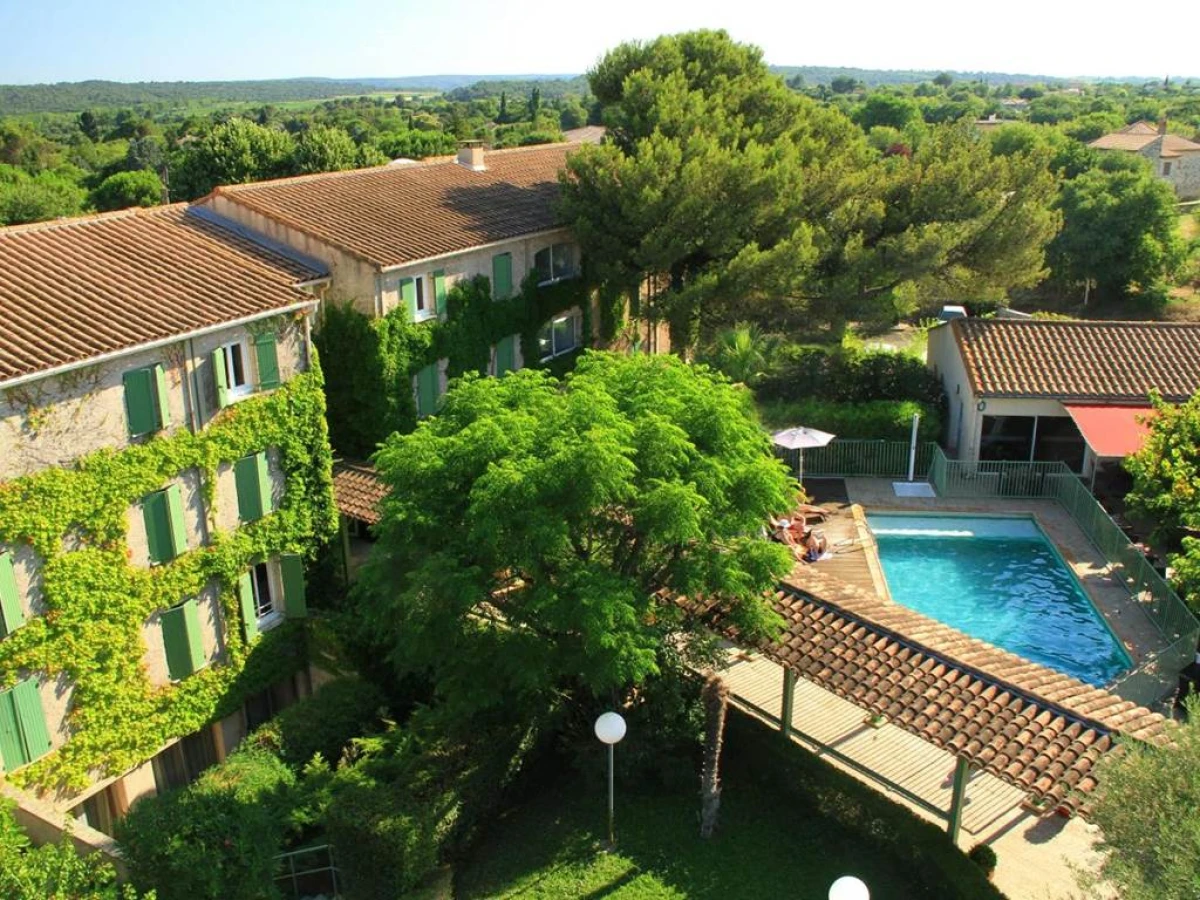 Logis Hotel Restaurant Uzès Pont du Gard - Bonjour Fun