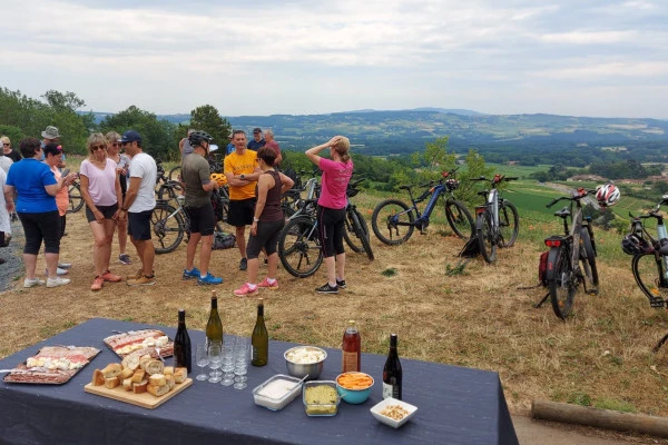 MÂCHON BEAUJOLAIS - SERVICE INCLUS - Bonjour Fun