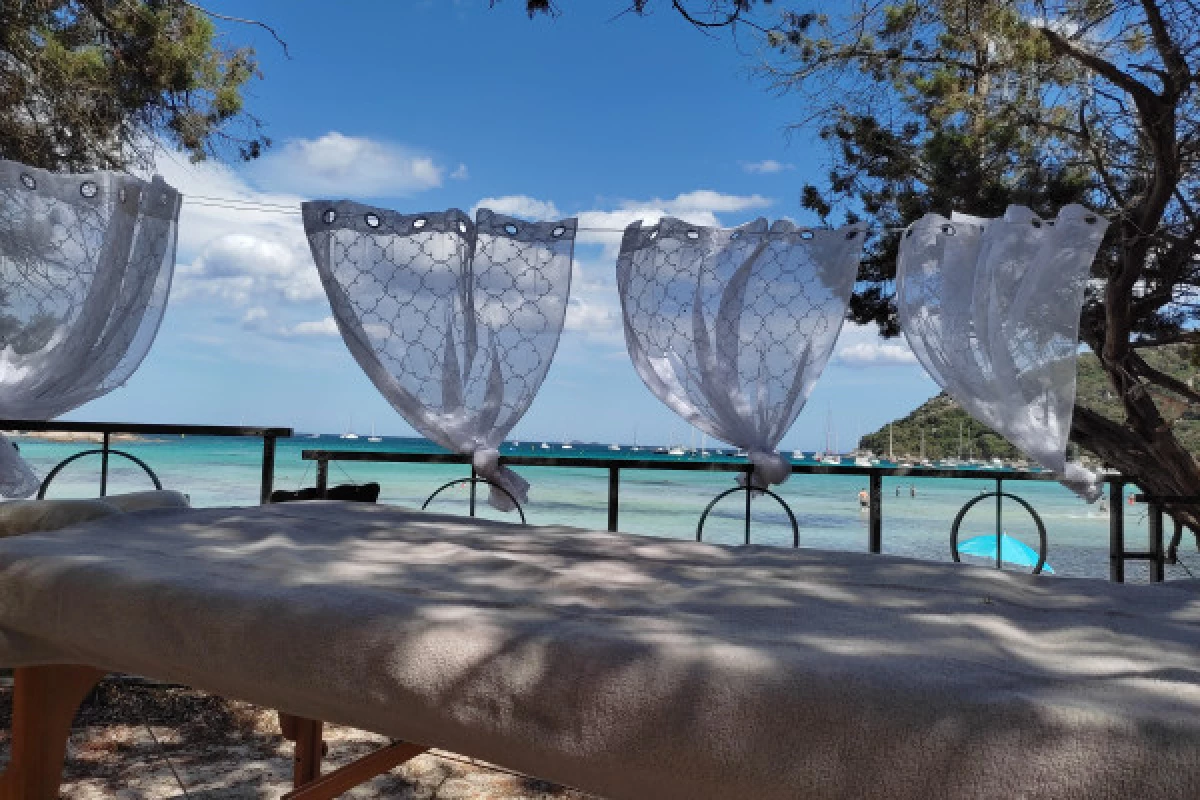 Massage Détente Plage de Santa Giulia  - Bonjour Fun