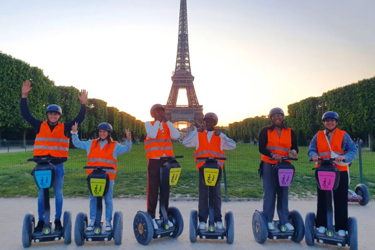 Paris la Nuit en Segway - Bonjour Fun