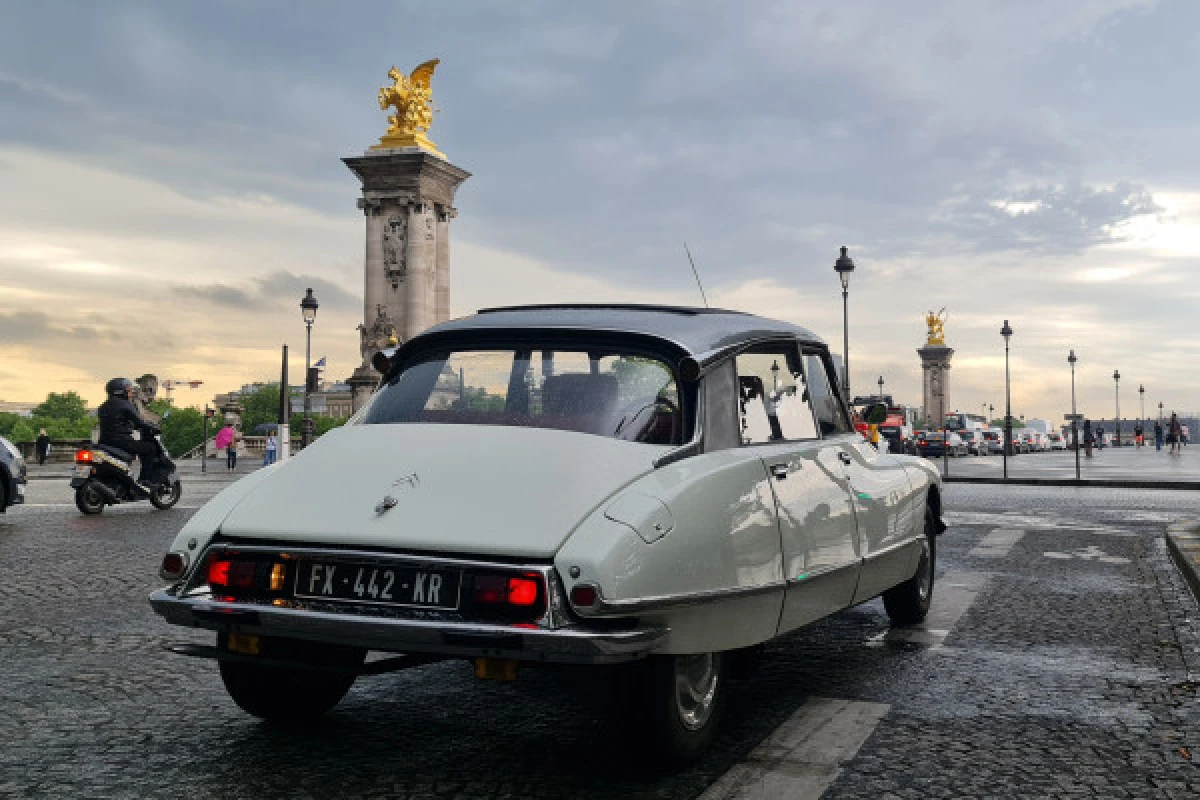 Paris City Tour Citroën DS Oldtimer - Bonjour Fun