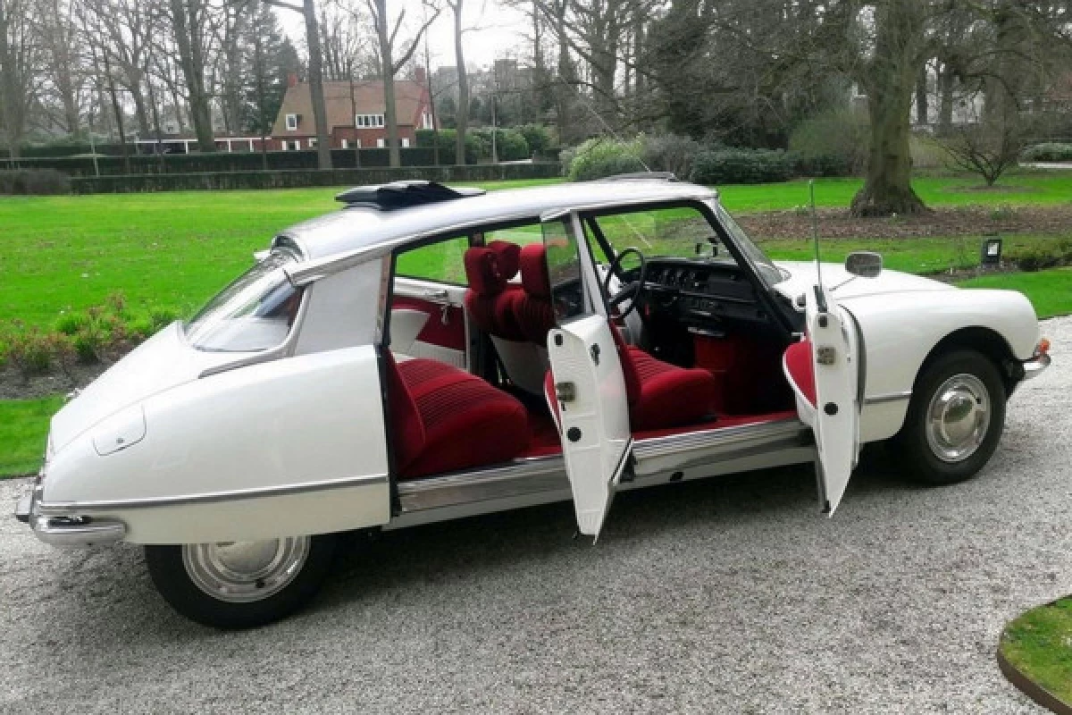 Paris City Tour Citroën DS Oldtimer - Bonjour Fun