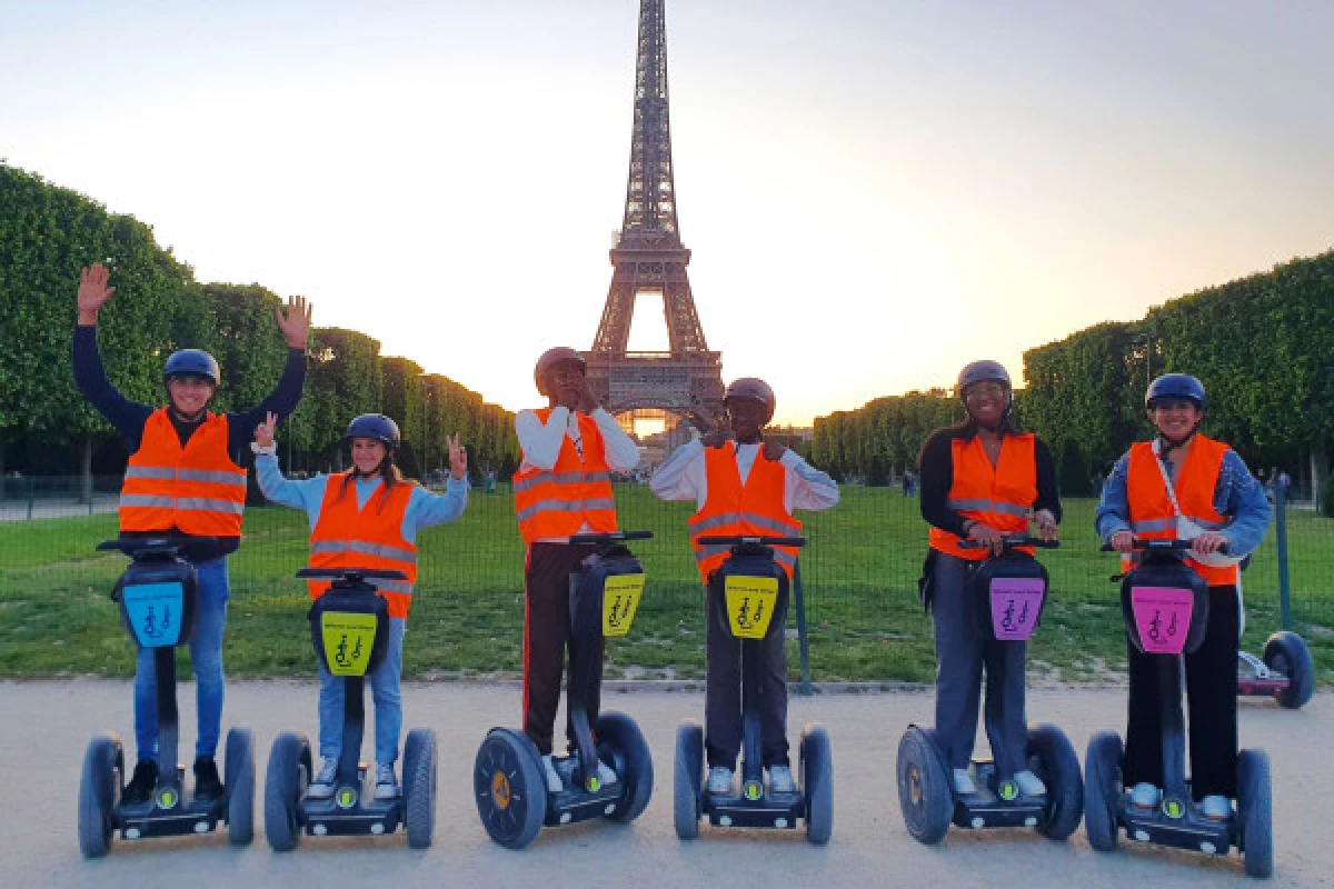 Paris la Nuit en Segway - Bonjour Fun