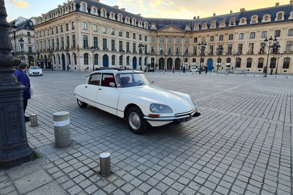 Paris City Tour Citroën DS Oldtimer - Bonjour Fun