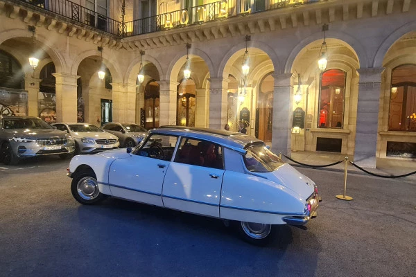 Paris City Tour Citroën DS Oldtimer - Bonjour Fun
