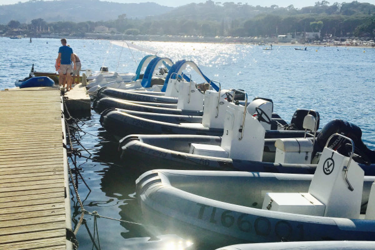 Place au port - Bonjour Fun