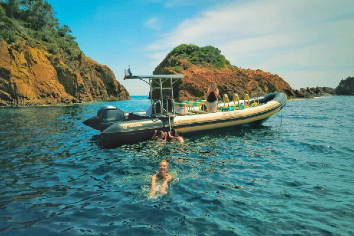 Privatisation bateau calanques Estérel  3h00 - Bonjour Fun