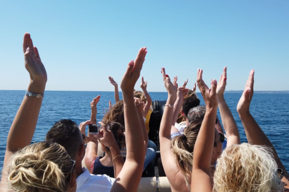 Privatisation bateau calanques Estérel  3h00 - Bonjour Fun