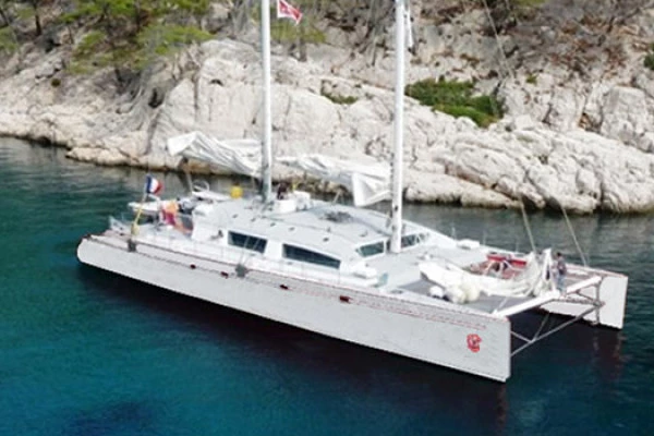 Privatisation maxi catamaran "Ataraxie" - Saint Raphaël - Bonjour Fun