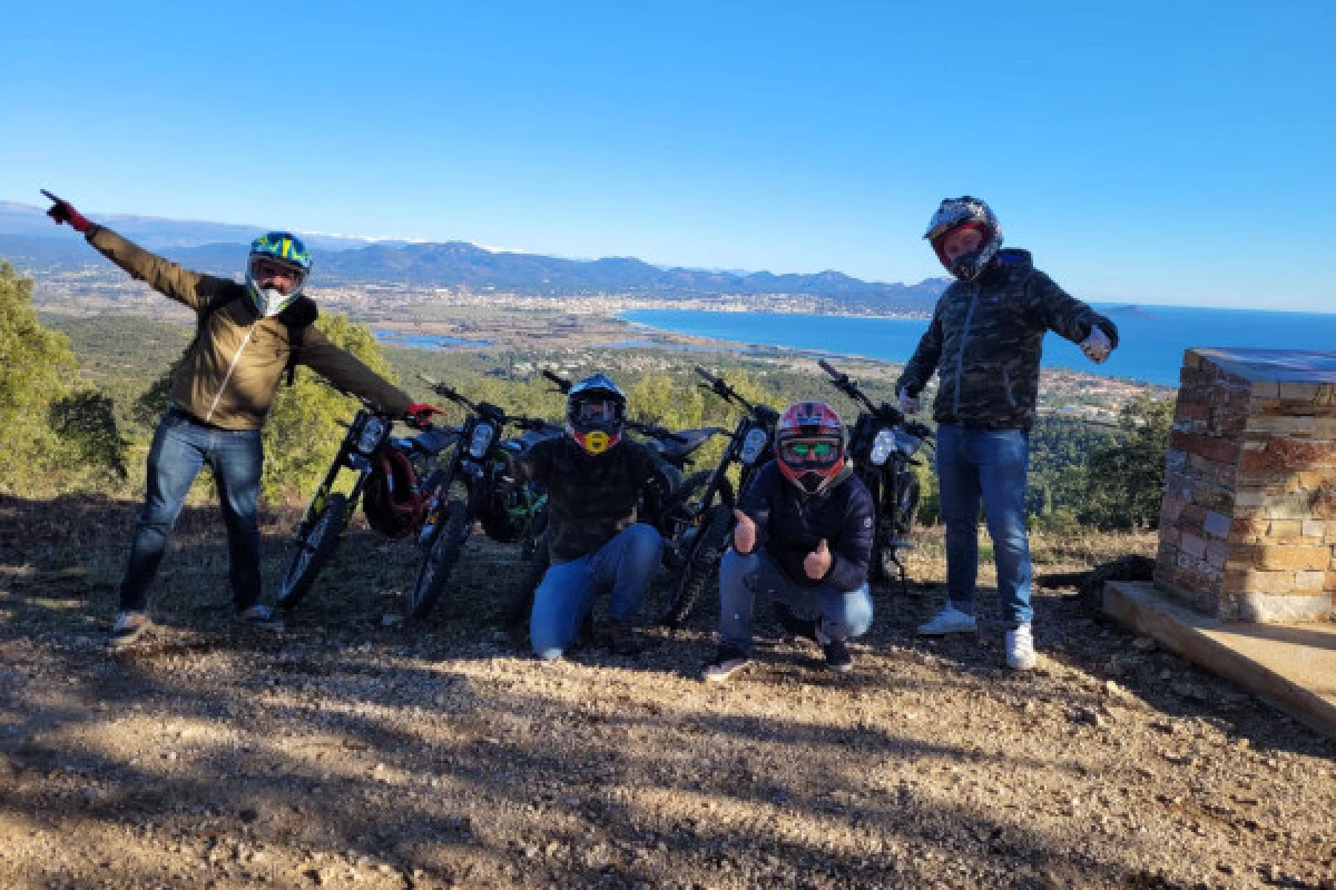 Profitez d'une sortie guidée en e-moto tout-terrain - Bonjour Fun