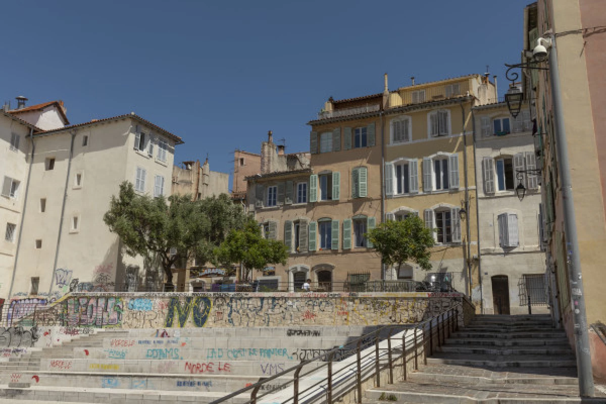 Promenades Urbaines, le Panier - Bonjour Fun