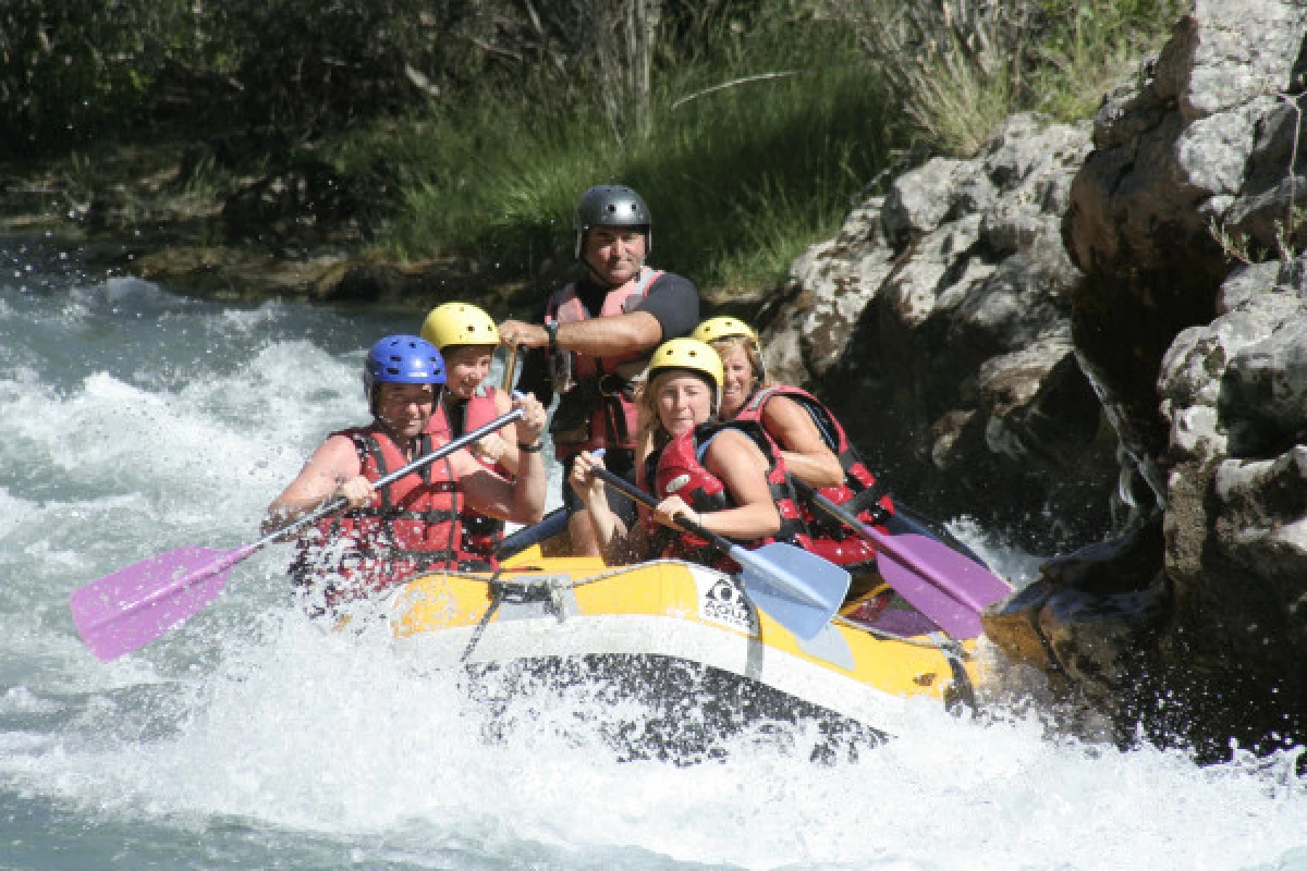 Rafting à Castellane dans les Gorges du Verdon - Bonjour Fun