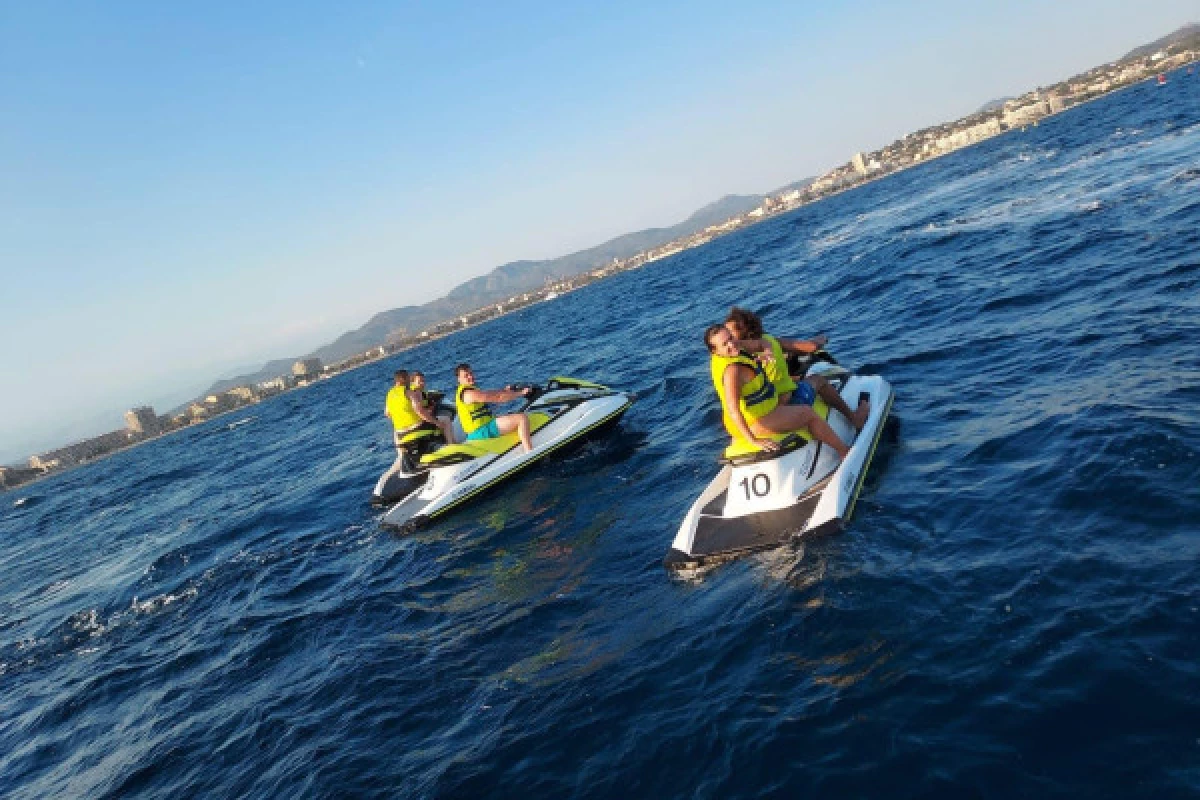 Randonnée 1h30 Jet ski au départ de Saint-Aygulf - Bonjour Fun