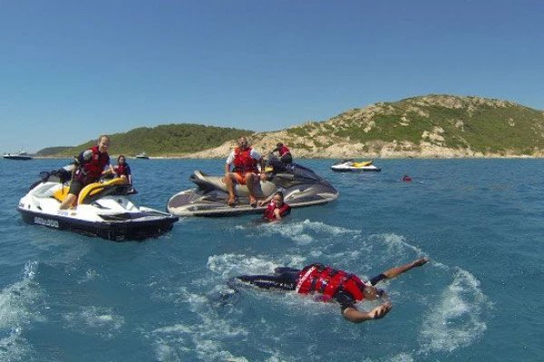 Randonnée accompagnée en jet ski - Cap Camarat 4 h - Bonjour Fun