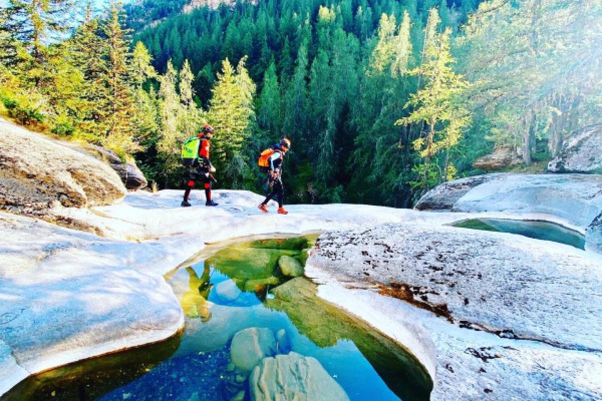 Randonnée aquatique Gorges du Loup - Bonjour Fun