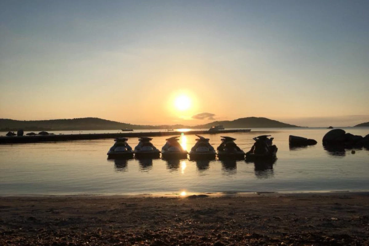 Randonnée d'exception en Jet Ski - Coucher de soleil - 1h30 - Bonjour Fun