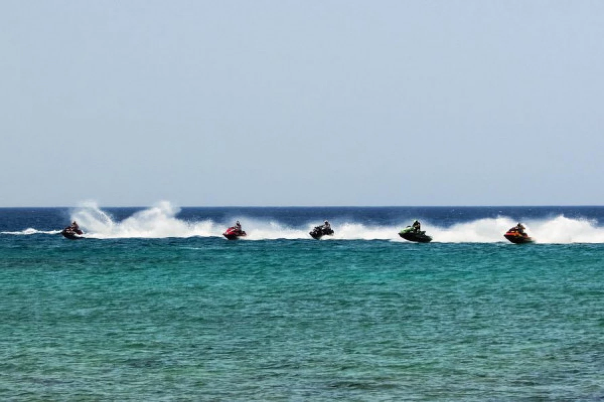 Randonnée en Jet Ski - Baie de Pinarellu - 1h - Bonjour Fun