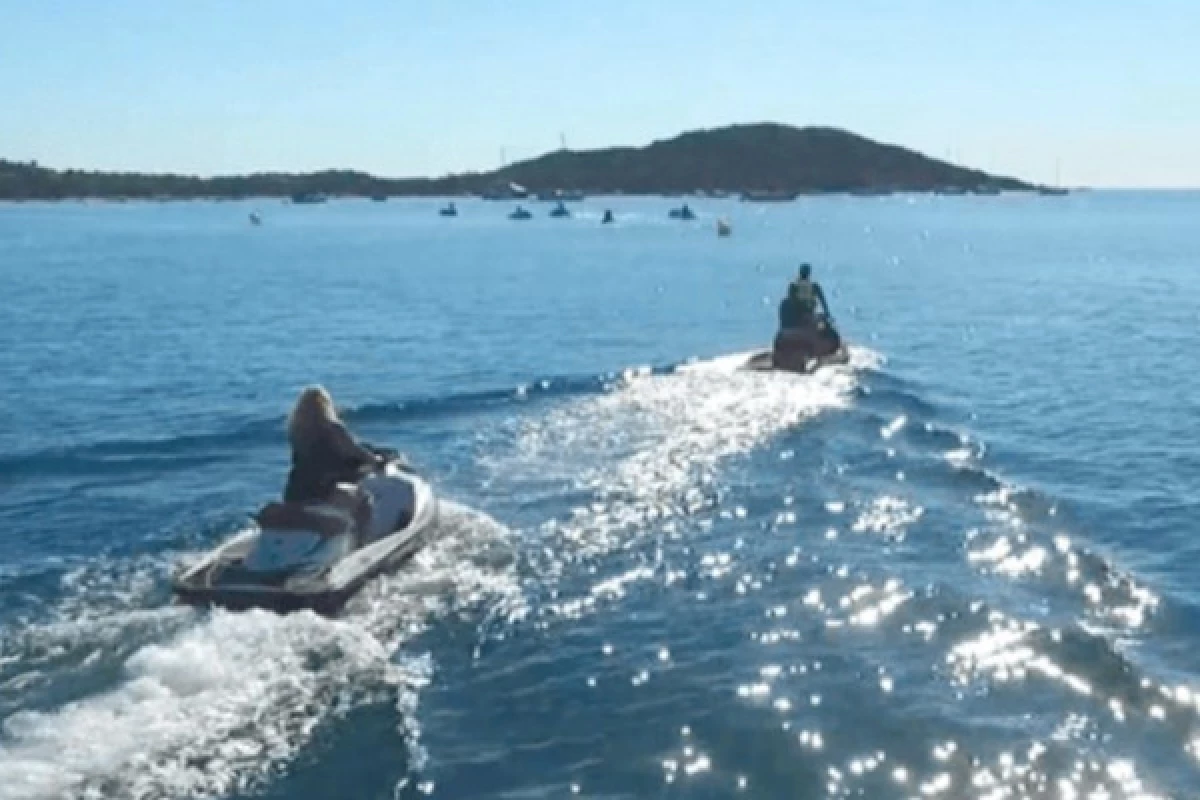 Randonnée en Jet Ski - Baie de Porto-Vecchio - 45 Min - Bonjour Fun