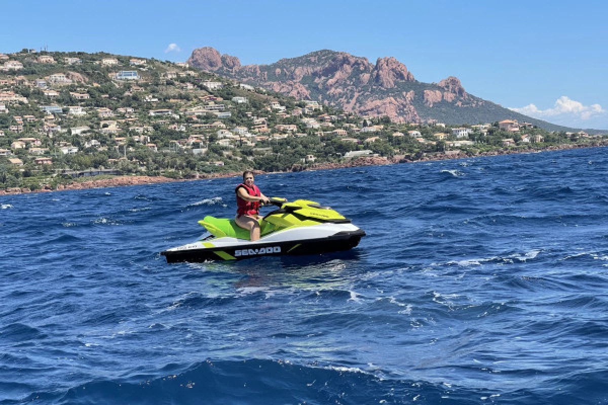 Randonnée en Jet Ski - Golfe de Saint Tropez 2h30 - Agay - Bonjour Fun