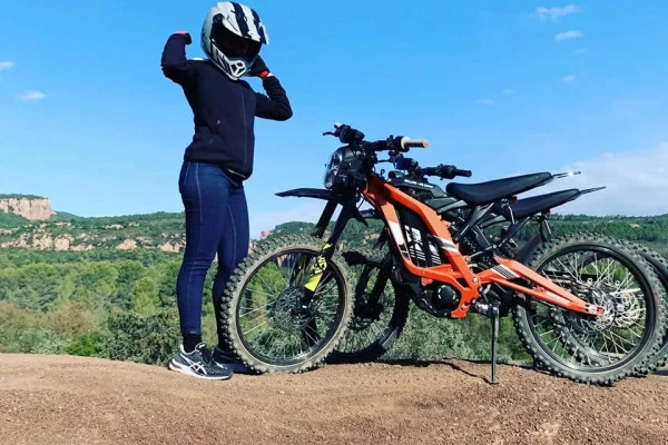 Randonnée en Moto électrique à Puget s/argens - Bonjour Fun