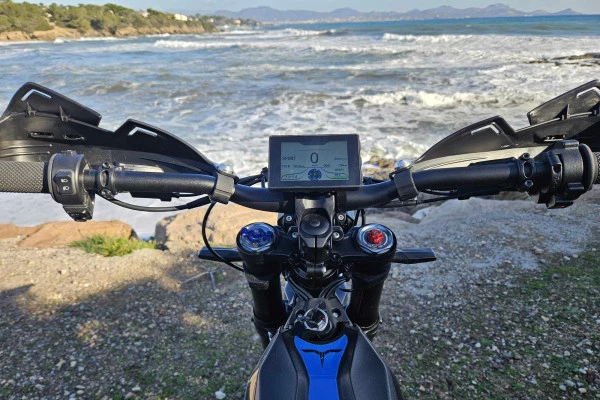 Randonnée en Moto électrique à Puget s/argens - Bonjour Fun