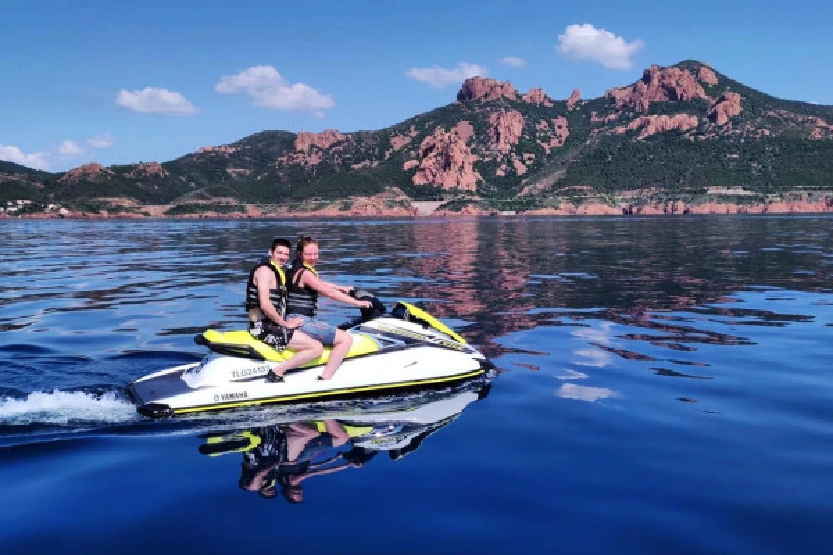 Randonnée Jet ski 2h "Au coeur de l'Estérel" - PROMO - Bonjour Fun