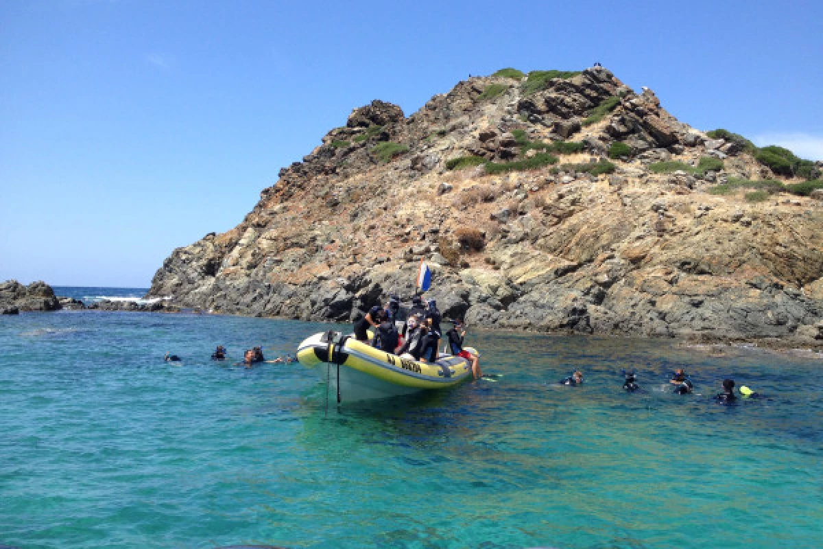 Randonnée palmée, aux Iles Sanguinaires en saison - Bonjour Fun