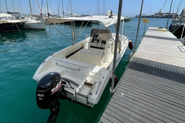 Rent a 40hp boat in Salerno, sail independently  in Amalfi Coast - Bonjour Fun