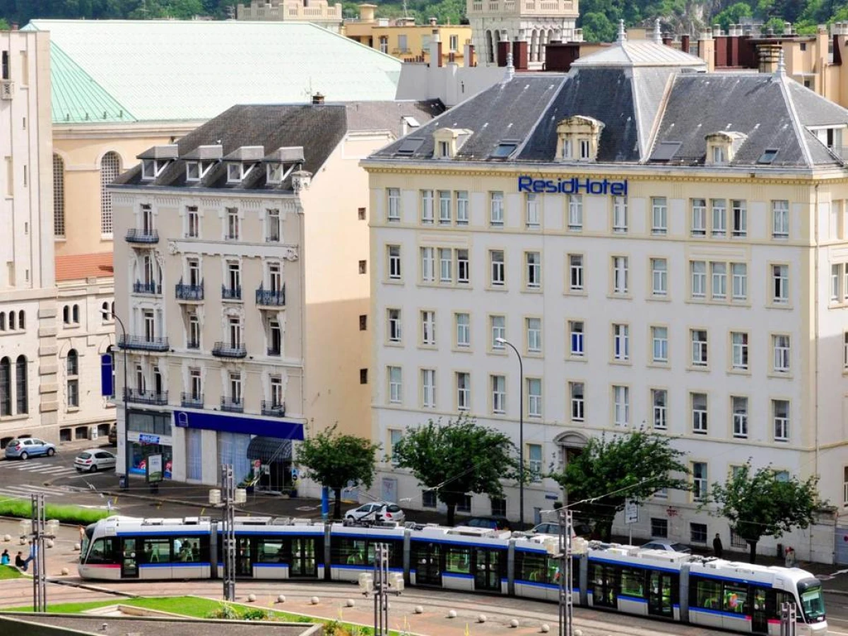 Residhotel Le Central'Gare - Bonjour Fun