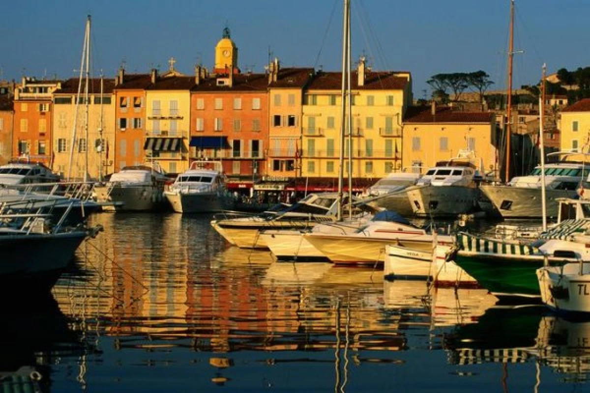 Saint Tropez: Village provençal & plages secrètes - Bonjour Fun