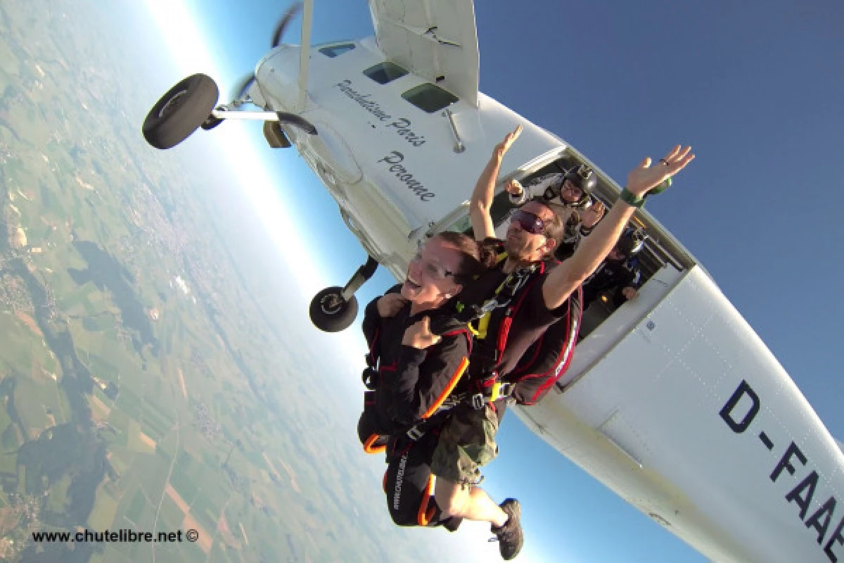 Saut en parachute tandem - Bonjour Fun