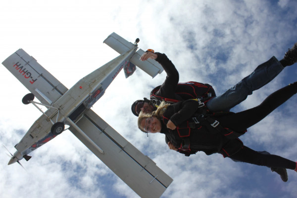 Saut en parachute tandem - Bonjour Fun