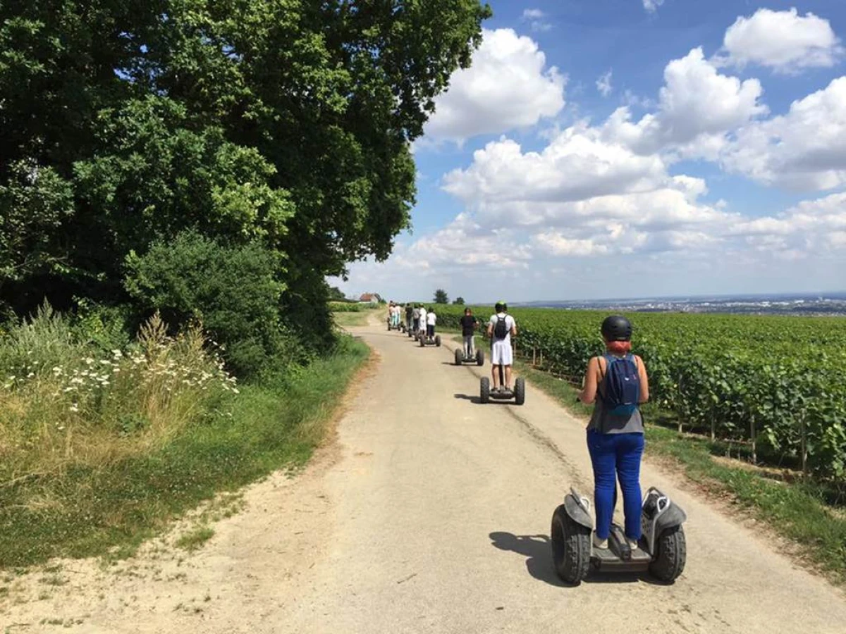 SEGWAY TOUR - BALADE DANS LES VIGNES HAUTVILLERS 1H30 - Bonjour Fun