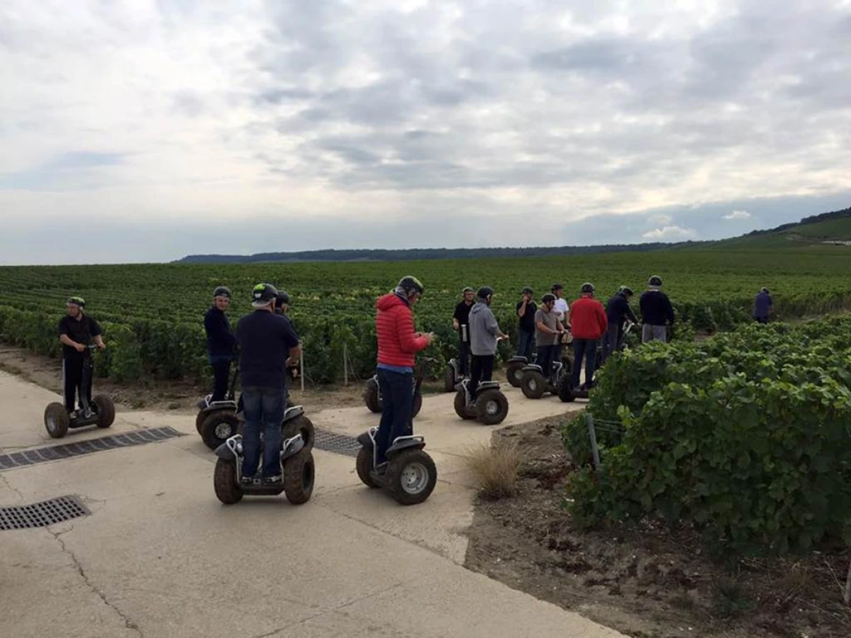 SEGWAY TOUR - BALADE DANS LES VIGNES HAUTVILLERS 1H30 - Bonjour Fun