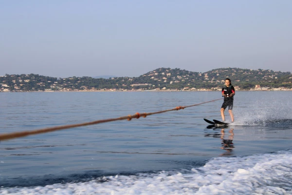 Ski nautique et wakeboard - Bonjour Fun