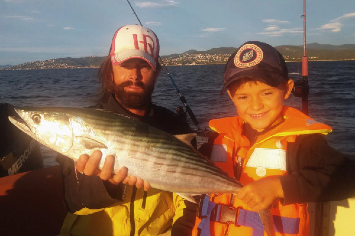 Sortie Pêche Côtière & familiale en bateau - Bonjour Fun