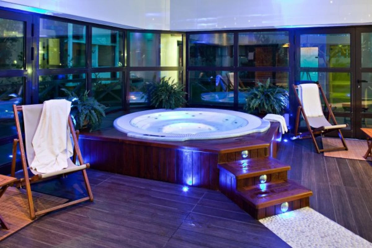 SPA  Accès Sauna, Jacuzzi - Najeti - Bonjour Fun