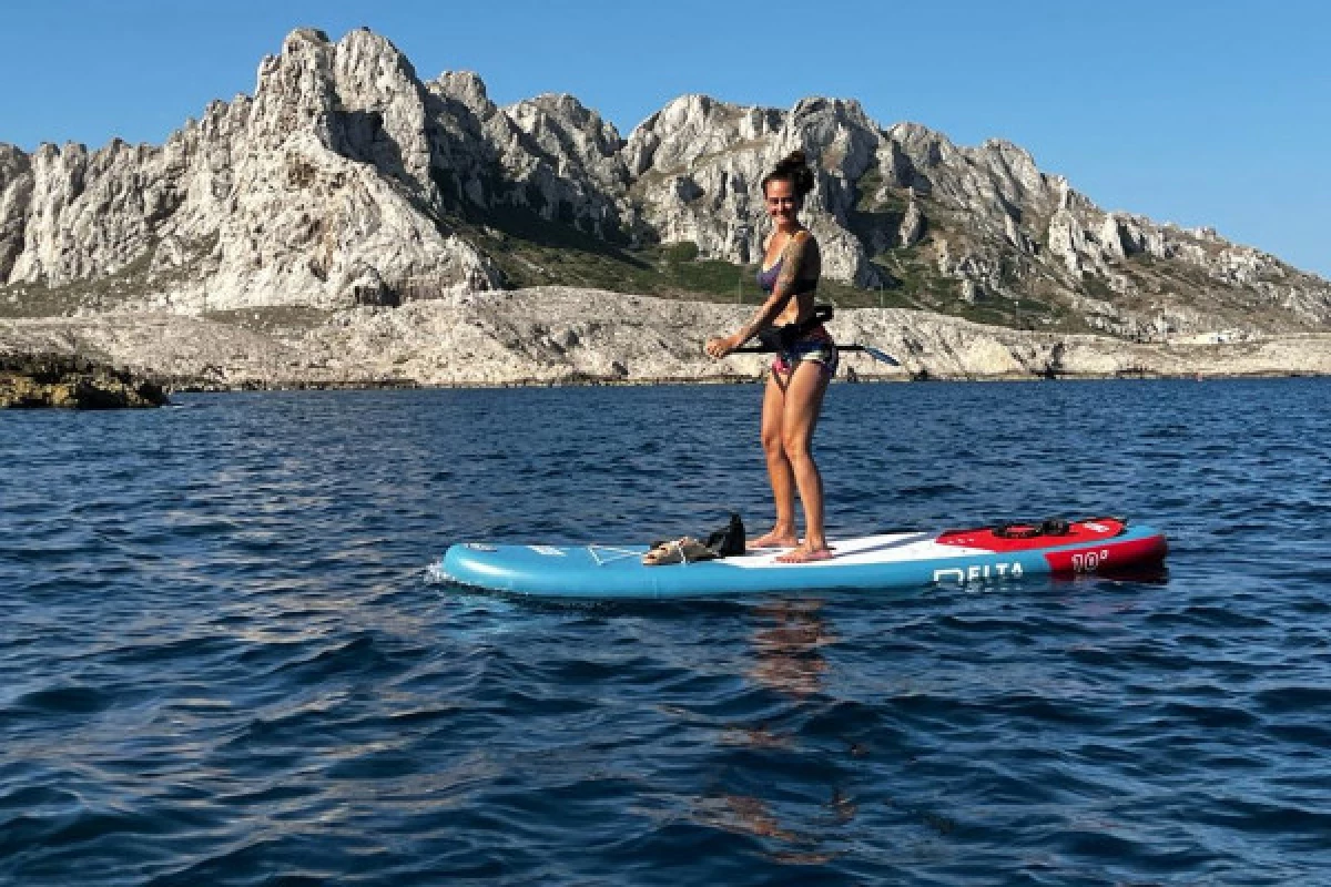 Stand-Up Paddle dans les Calanques de Marseille - Bonjour Fun