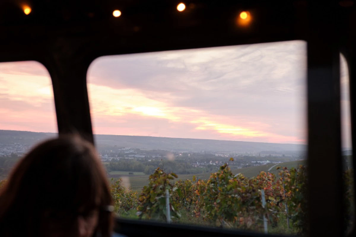 Sunset Champagne Tour au départ d'Epernay - Bonjour Fun