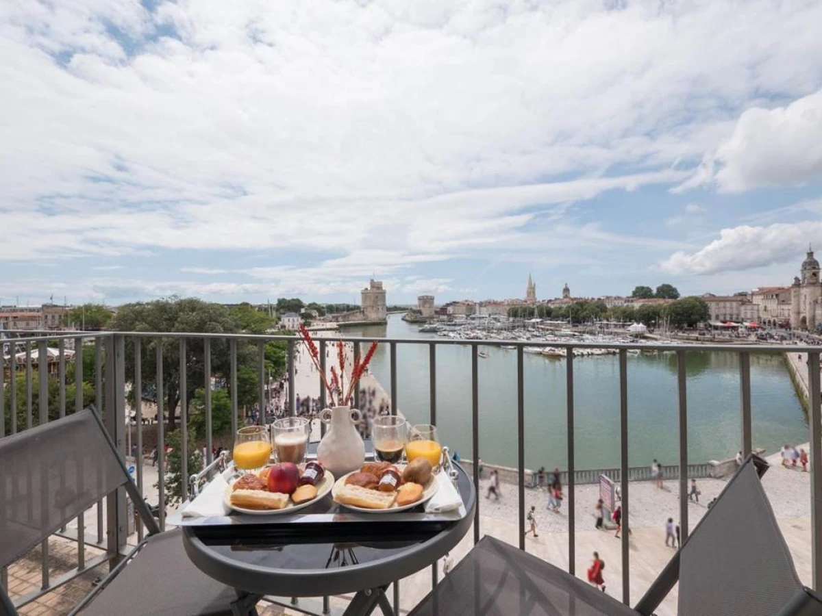 Tour de Nesle La Rochelle Vieux Port 3 etoiles - Bonjour Fun