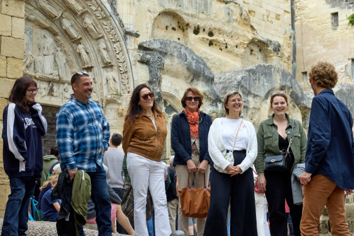 Tour Journée à Saint-Emilion : Balade Vins et Saveurs - Bonjour Fun