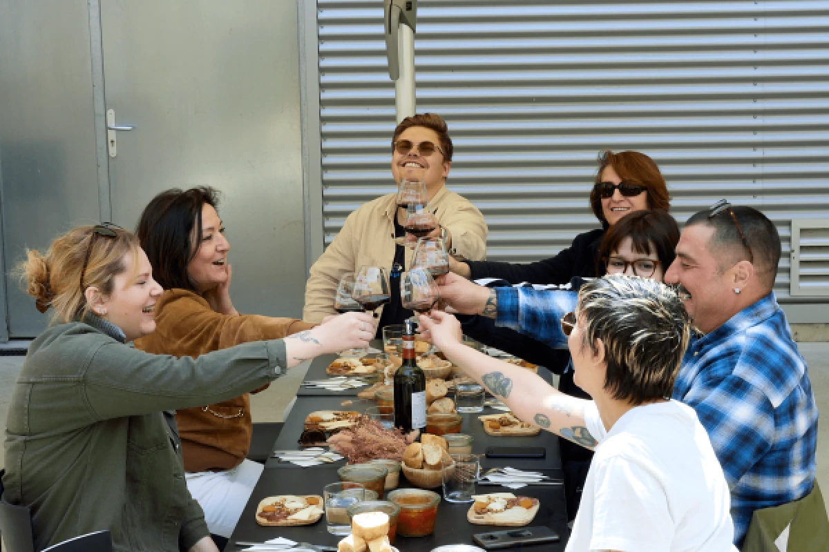 Tour Journée à Saint-Emilion : Balade Vins et Saveurs - Bonjour Fun