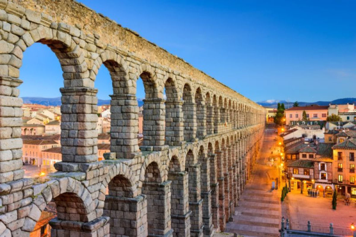 Segovia Private Tour with driver (8hours) - Bonjour Fun