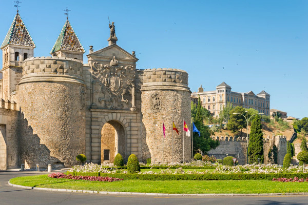 Private tour of Toledo with driver - Bonjour Fun