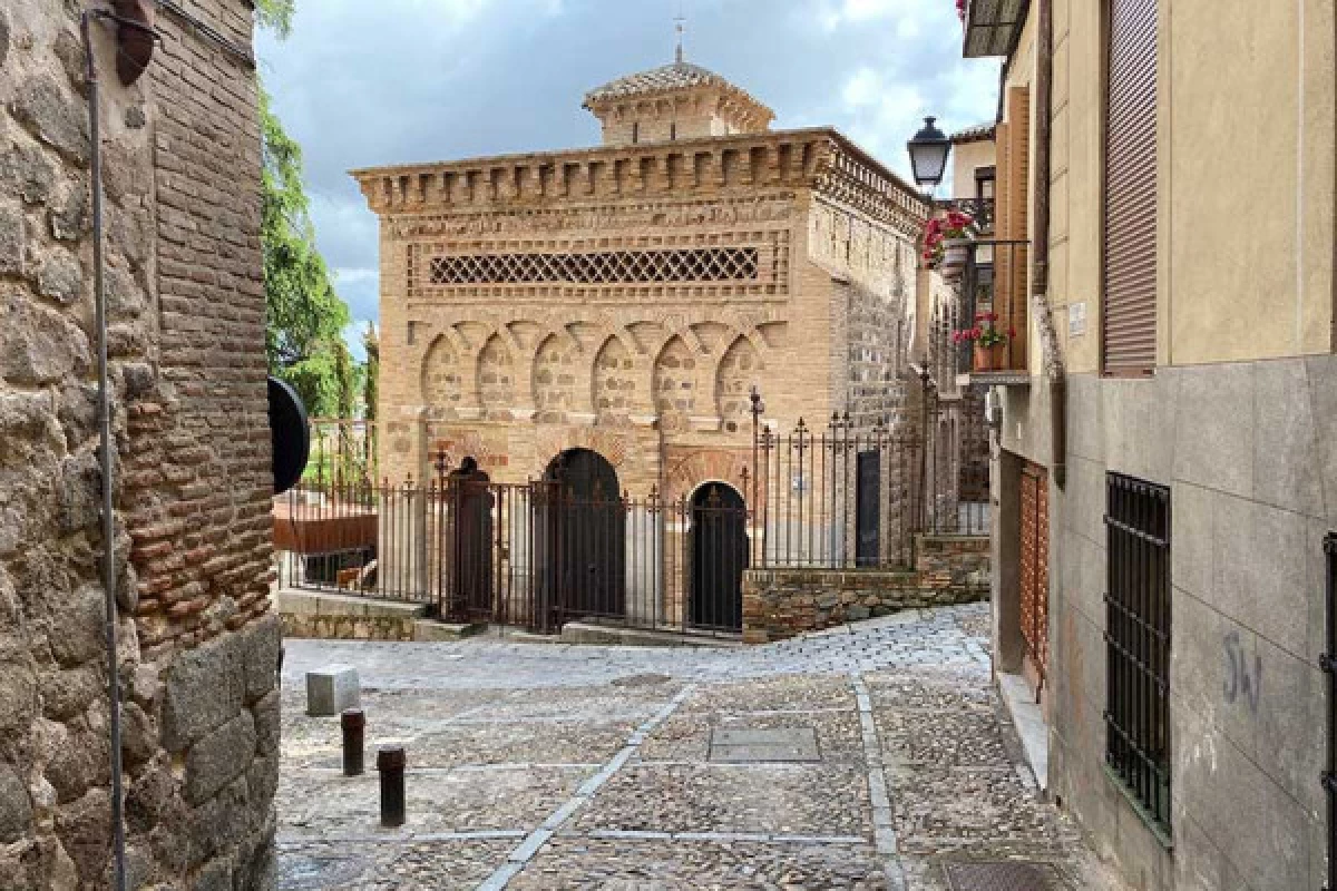 Private tour of Toledo with driver - Bonjour Fun