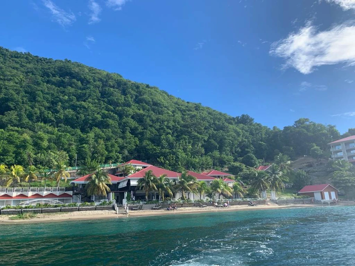 Tours des saintes : Speed Boat dans la Baie des Saintes - Bonjour Fun